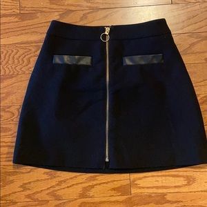 Black express skirt